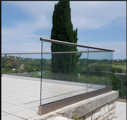 Coastal Toughened Glass Balcony Railing Windproof Secure Custom Sizes Modern Style